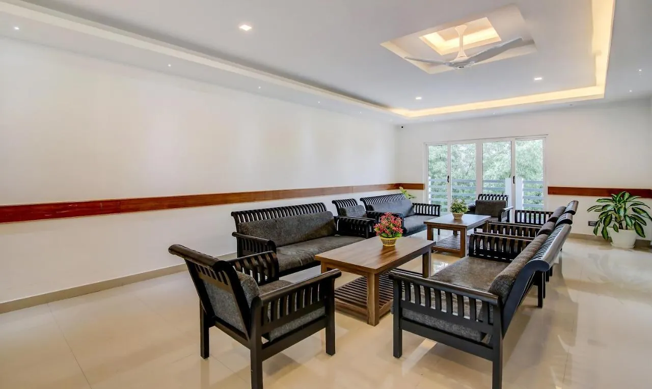 Misty Garden Resort And Spa Munnar 3*,